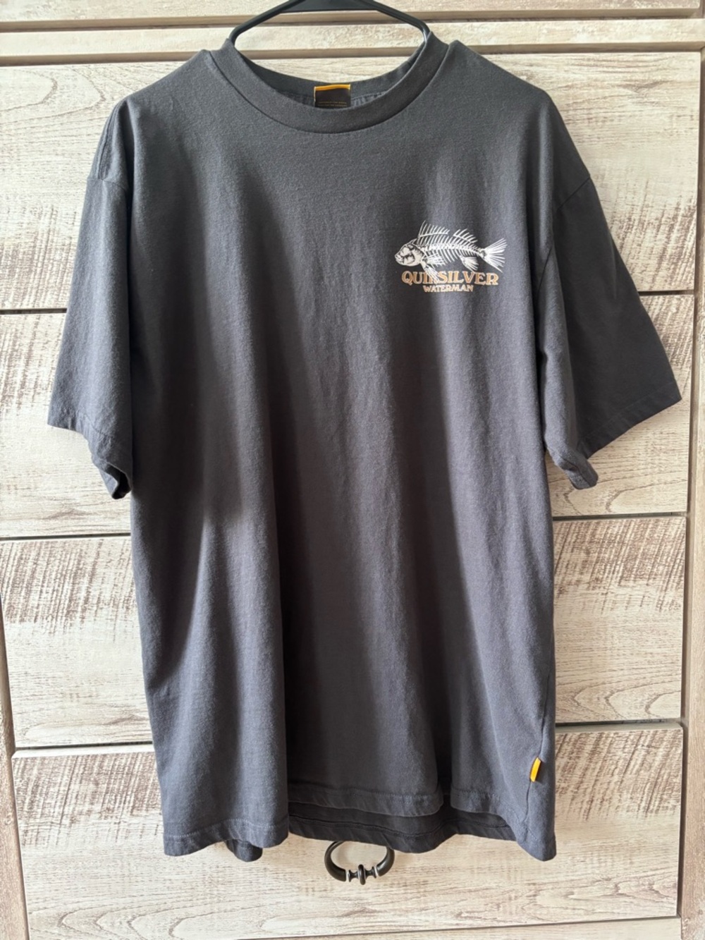 NWOT - Quiksilver 
Men’s waterman Short-Sleeve Tee
